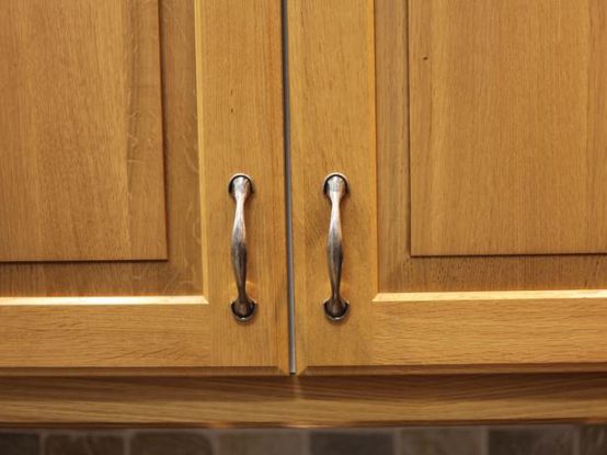How To Clean Metal Cabinet Hardware, Best Way To Clean Kitchen Door Handles